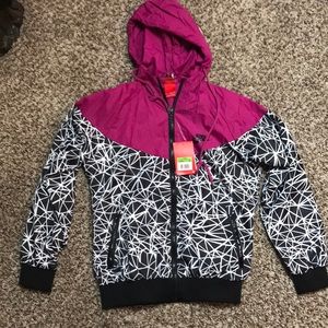 Nike woman’s wind breaker